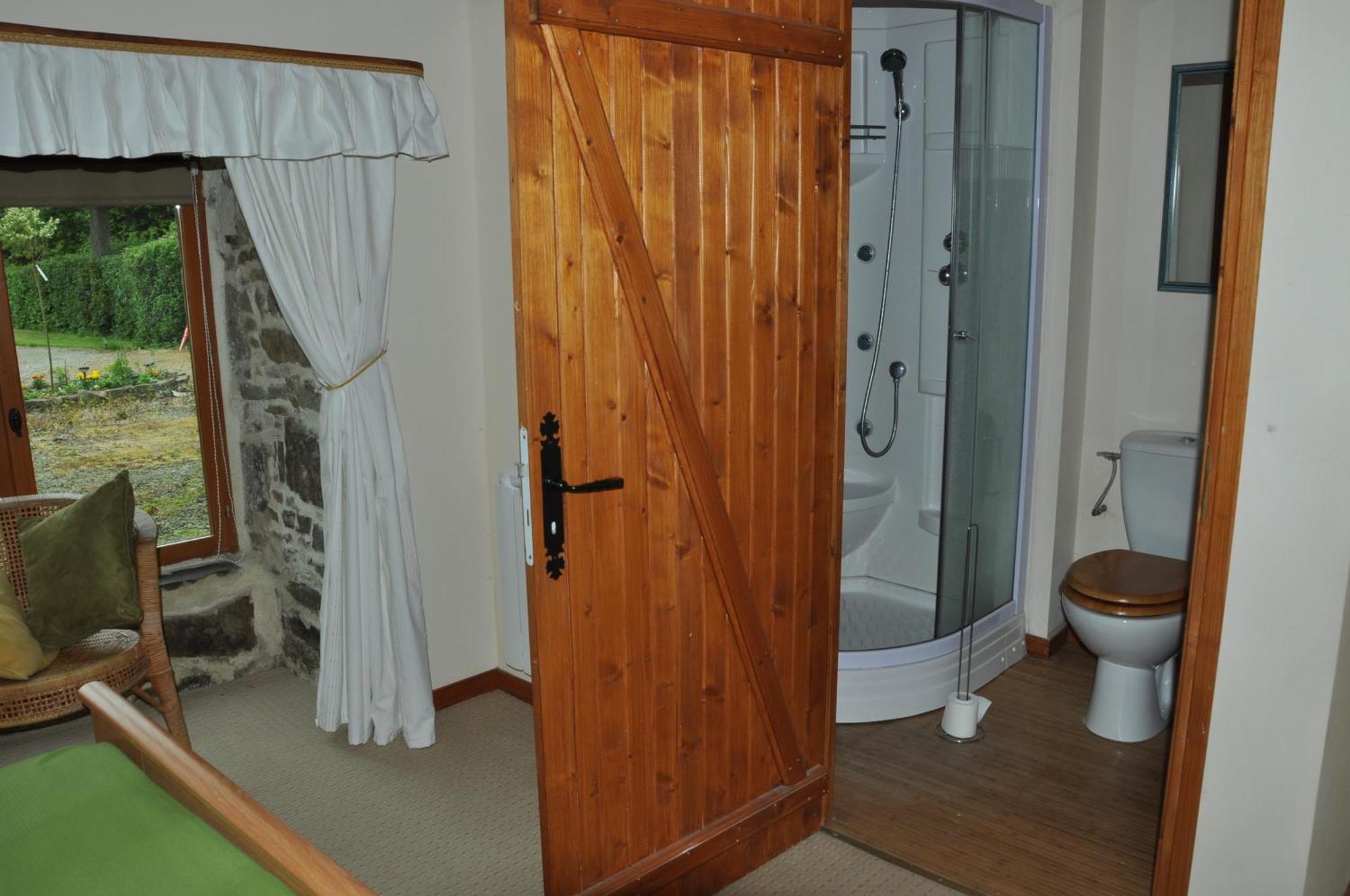 Bed and breakfast La Ferme de Montaigu Chambre photo