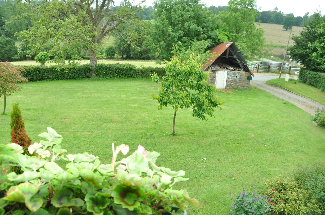 Bed and breakfast La Ferme de Montaigu Extérieur photo